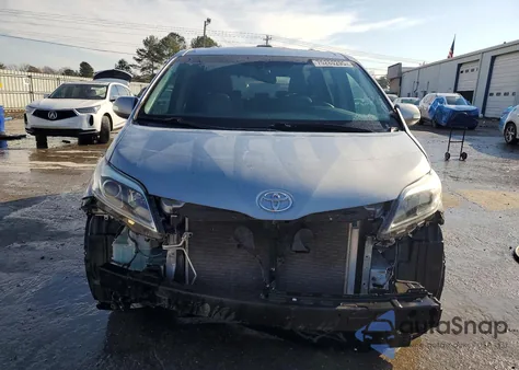 2015 Toyota Sienna Xle z USA, uszkodzony, nr VIN 5TDDK3DC6FS120215